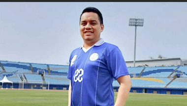จากสนามลูกรัง สู่สนามสร้างฝัน  เปิดใจ ธนิศร์ ทองสุข จากเด็กบ้าน  สู่ผู้สร้างเวทีฟุตบอล สงขลาคัพ 2568